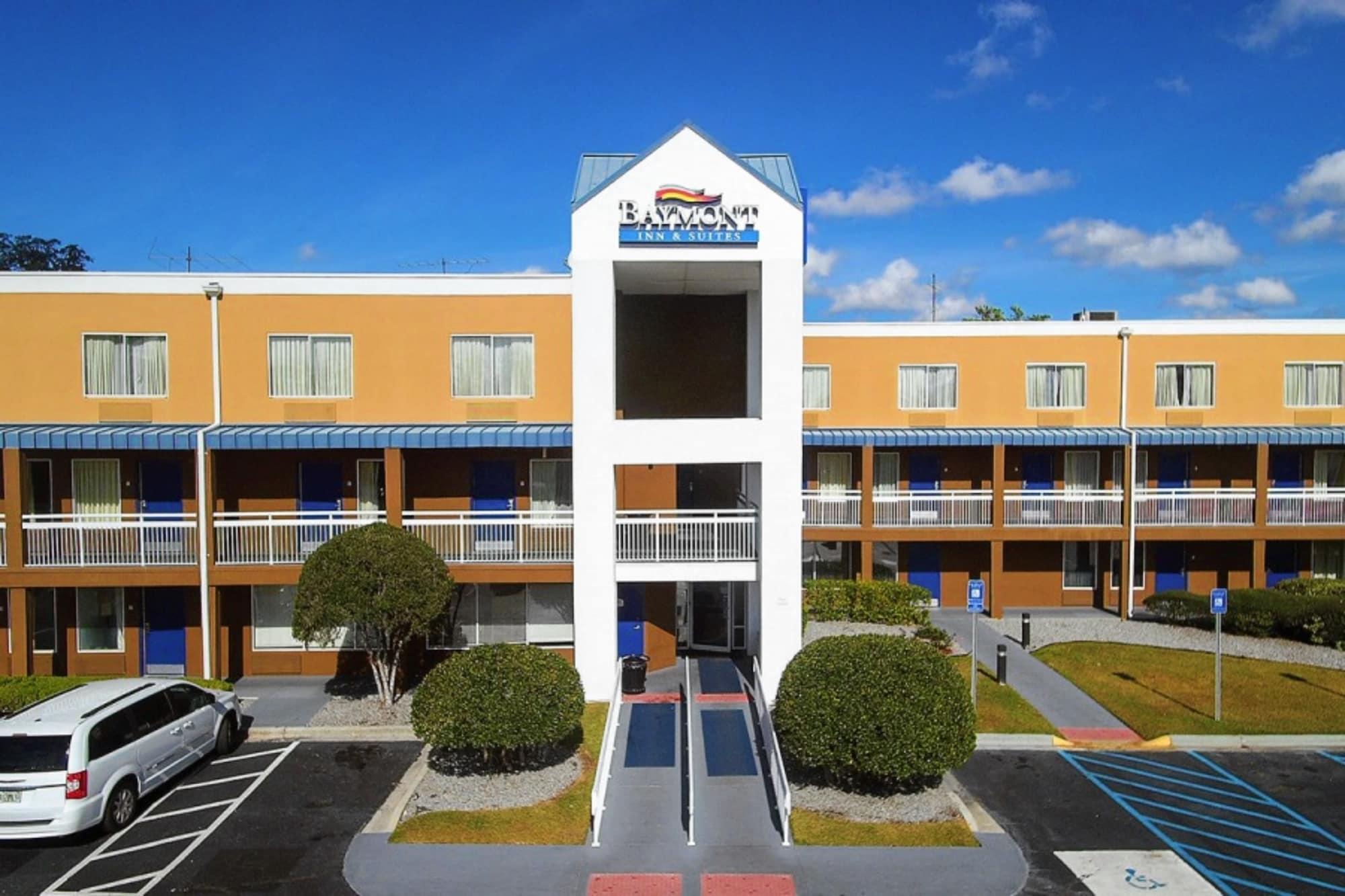 Baymont By Wyndham Savannah Midtown Exterior foto